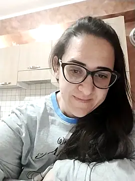 Snapshot of Dolcecurvy chatting on November 22, 11:15 pm Dolcecurvy online show from November 22, 11:15 pm