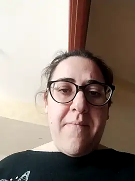 Snapshot of Dolcecurvy chatting on December 15, 9:57 am Dolcecurvy online show from December 15, 9:57 am