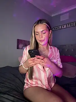hottie harleigh69 online show from February 20, 8:58 pm
