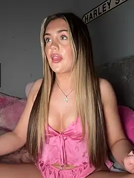 hottie harleigh69 online show from March 20, 8:40 pm