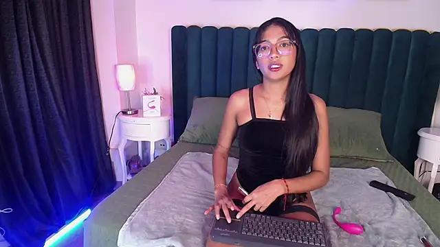 Tyla Ks online show from February 27, 10:31 pm