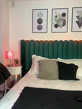 Tyla Ks online show from March 10, 7:18 pm