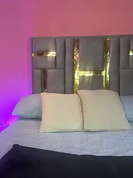 Tyla Ks online show from March 12, 2:23 pm