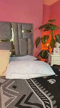 Tyla Ks online show from March 14, 1:48 am