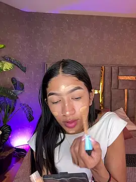 Tyla Ks online show from July 6, 7:16 pm