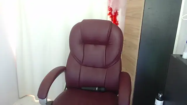 Mature 2025 online show from June 1, 4:41 pm
