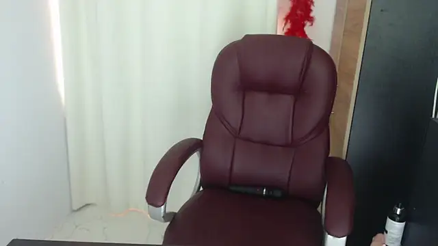 Mature 2025 online show from June 15, 3:47 pm
