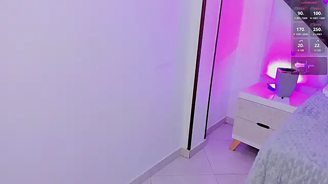 cutie sarax1 online show from October 10, 12:15 pm