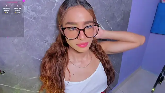 Snapshot of honey_sofii_ chatting on June 11, 12:14 pm honey sofii online show from June 11, 12:14 pm
