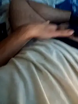 Snapshot of GrindingOvermuch chatting on November 18, 6:29 am GrindingOvermuch online show from November 18, 6:29 am