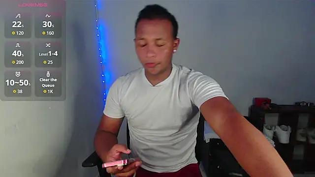 Snapshot of Gooss_cum chatting on November 8, 3:50 am Gooss cum online show from November 8, 3:50 am