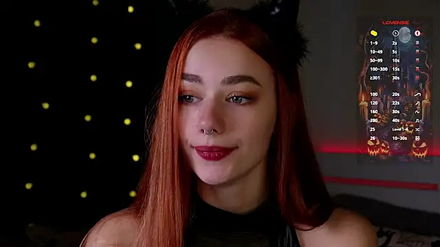 EmilaMills online show from October 31, 12:44 am