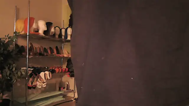 Queenanitadix online show from September 26, 2:15 am