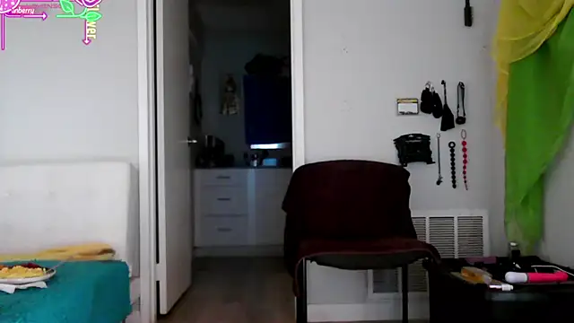 Snapshot of Queenanitadix chatting on June 26, 3:49 pm Queenanitadix online show from June 26, 3:49 pm