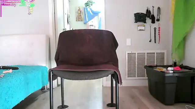 Snapshot of Queenanitadix chatting on June 28, 4:57 pm Queenanitadix online show from June 28, 4:57 pm