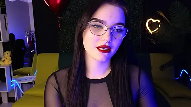 milliedoll online show from February 22, 11:35 am