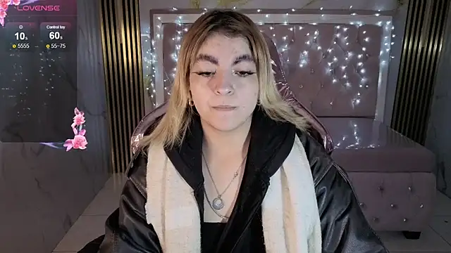 lili conor s online show from November 18, 3:12 am