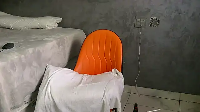 Justusual444 online show from December 15, 10:30 am