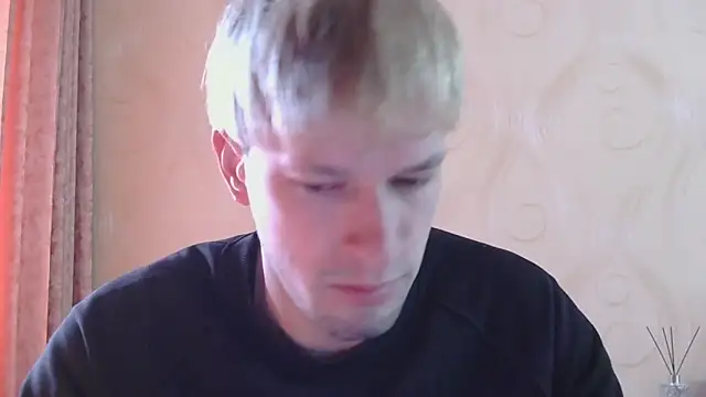 Snapshot of frama666 chatting on April 8, 11:10 am frama666 online show from April 8, 11:10 am