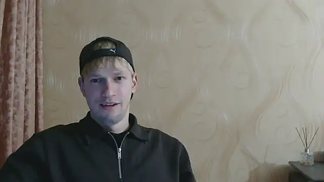 Snapshot of frama666 chatting on April 16, 9:39 pm frama666 online show from April 16, 9:39 pm