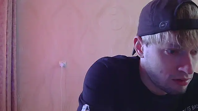 Snapshot of frama666 chatting on April 24, 2:52 pm frama666 online show from April 24, 2:52 pm