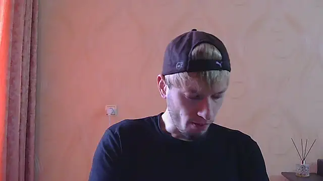 Snapshot of frama666 chatting on May 2, 10:42 am frama666 online show from May 2, 10:42 am
