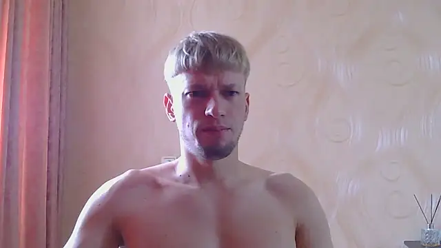 Snapshot of frama666 chatting on June 12, 4:17 pm frama666 online show from June 12, 4:17 pm