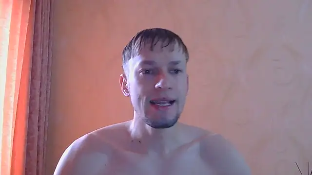 Snapshot of frama666 chatting on June 15, 9:33 am frama666 online show from June 15, 9:33 am