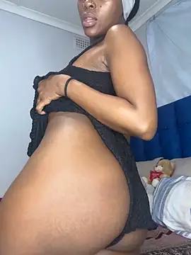 Snapshot of xxTatiannaxx chatting on June 19, 12:48 am xxTatiannaxx online show from June 19, 12:48 am