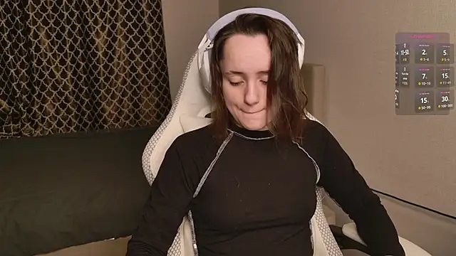 Luna Loveee online show from November 21, 4:11 am