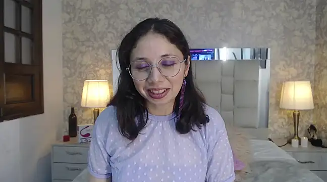 Snapshot of Stephanie_Sun chatting on February 26, 4:56 pm Stephanie Sun online show from February 26, 4:56 pm