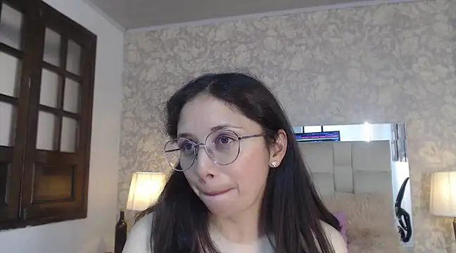 Snapshot of Stephanie_Sun chatting on February 28, 7:46 pm Stephanie Sun online show from February 28, 7:46 pm