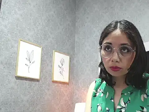 Snapshot of Stephanie_Sun chatting on March 6, 1:14 pm Stephanie Sun online show from March 6, 1:14 pm