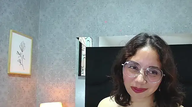 Snapshot of Stephanie_Sun chatting on March 10, 4:25 pm Stephanie Sun online show from March 10, 4:25 pm