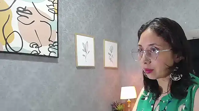 Snapshot of Stephanie_Sun chatting on March 13, 1:40 pm Stephanie Sun online show from March 13, 1:40 pm