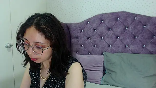 Snapshot of Stephanie_Sun chatting on March 18, 11:09 pm Stephanie Sun online show from March 18, 11:09 pm