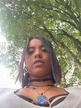 Snapshot of regina_noctixx chatting on May 11, 10:29 pm regina noctixx online show from May 11, 10:29 pm