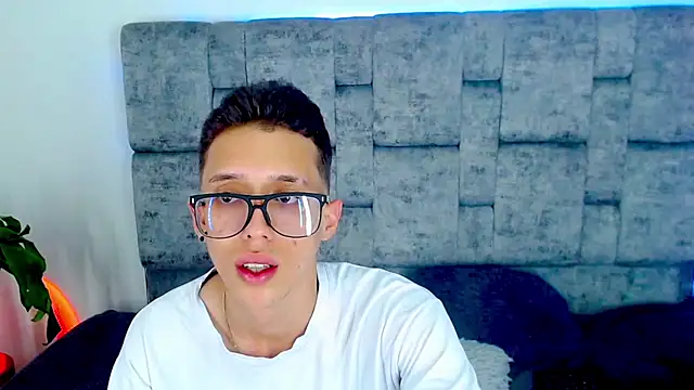 skinny bigcock02 online show from February 21, 7:32 pm