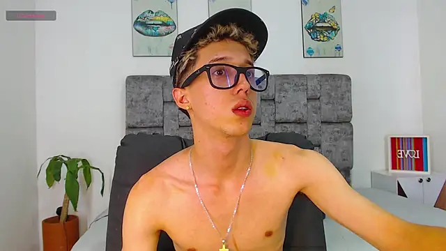 skinny bigcock02 online show from December 22, 8:39 pm