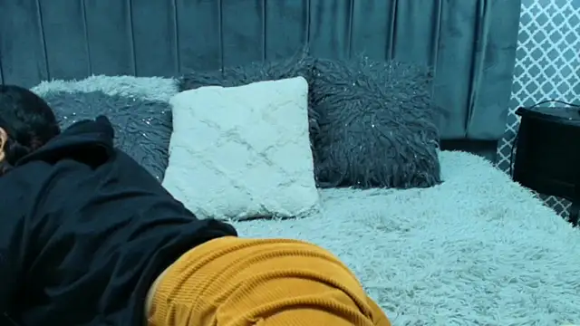 Cassie bloom online show from October 15, 5:18 am