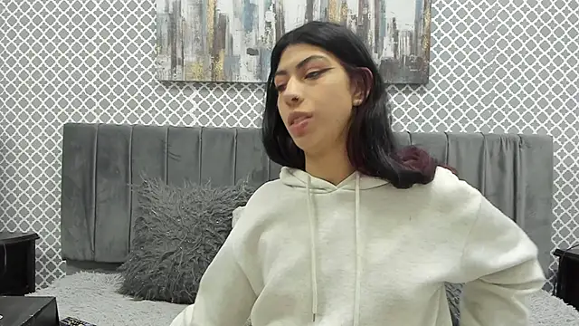 Cassie bloom online show from October 18, 4:04 am