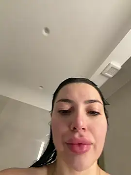 Snapshot of Mia_Splash chatting on February 11, 7:57 am Mia Splash online show from February 11, 7:57 am