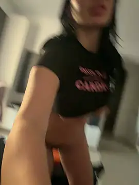 Snapshot of Mia_Splash chatting on March 12, 3:51 pm Mia Splash online show from March 12, 3:51 pm