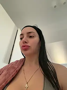 Snapshot of Mia_Splash chatting on March 13, 10:33 am Mia Splash online show from March 13, 10:33 am