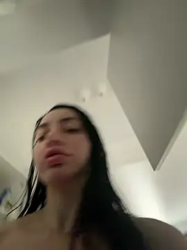 Snapshot of Mia_Splash chatting on March 14, 10:32 am Mia Splash online show from March 14, 10:32 am