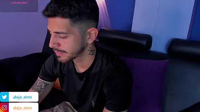 Snapshot of AlejandroStormm chatting on October 3, 9:12 pm AlejandroStormm online show from October 3, 9:12 pm