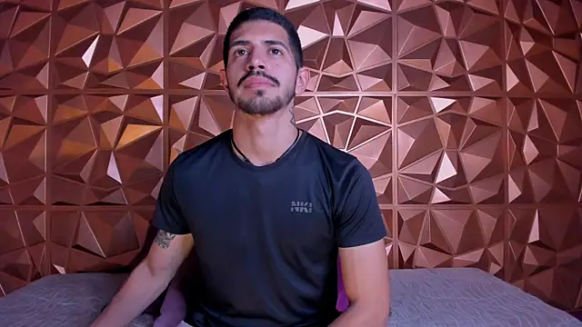 Snapshot of AlejandroStormm chatting on November 9, 2:32 am AlejandroStormm online show from November 9, 2:32 am