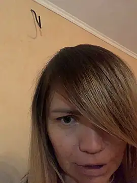 Snapshot of Ella_Pearlie chatting on February 26, 1:43 am Ella Pearlie online show from February 26, 1:43 am