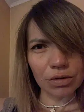 Snapshot of Ella_Pearlie chatting on February 28, 10:06 pm Ella Pearlie online show from February 28, 10:06 pm