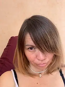 Snapshot of Ella_Pearlie chatting on March 5, 9:38 am Ella Pearlie online show from March 5, 9:38 am